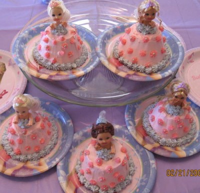 dancing ladies cupcake